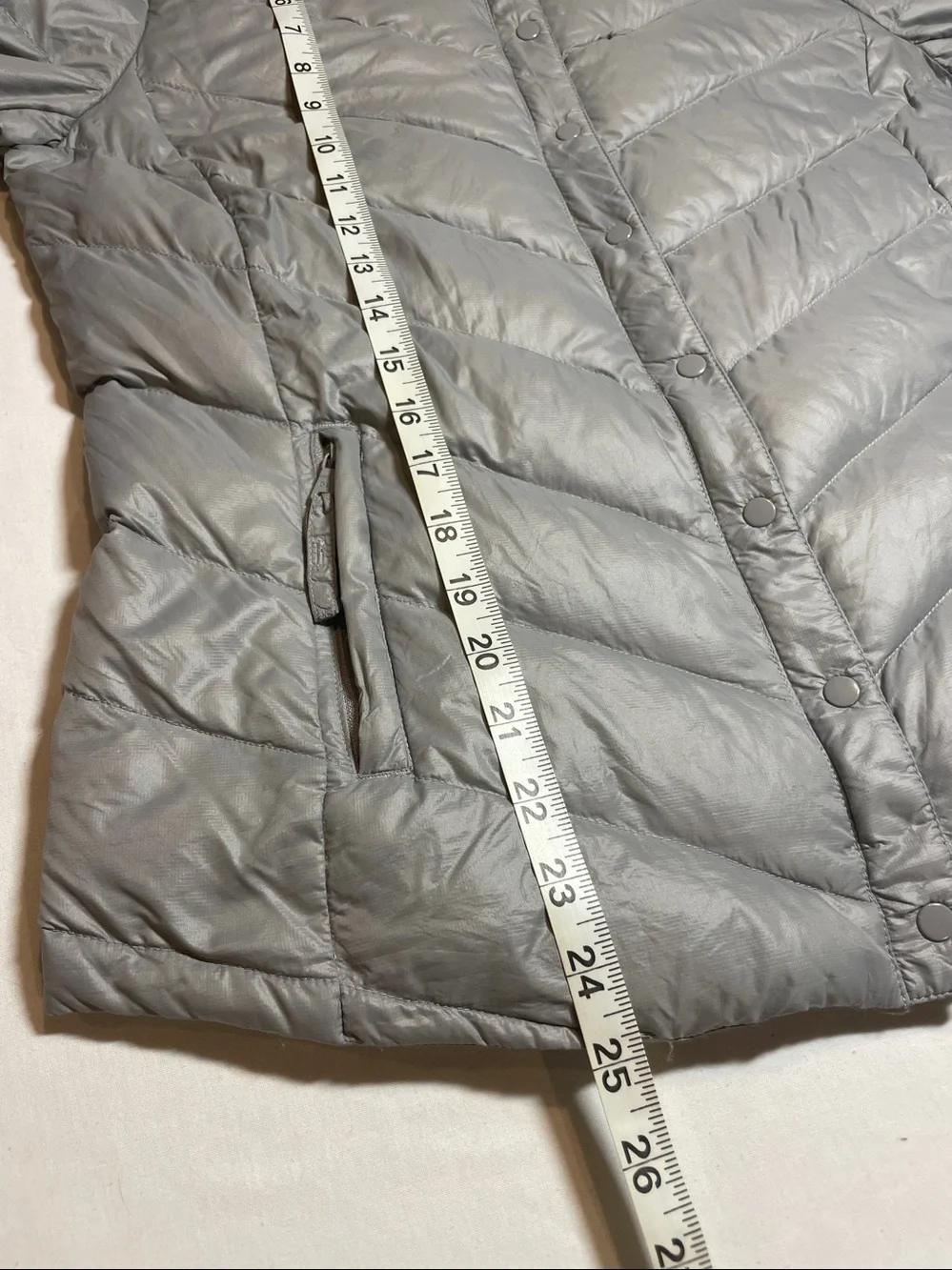 GAP Women's Light Gray Quilted Puff Jacket